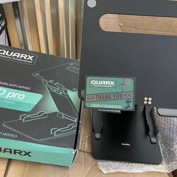 QUARX Quad Pro Ergonomic Laptop Stand +phone holder– Adjustable 11–17″ – Black - Picture 5 of 5